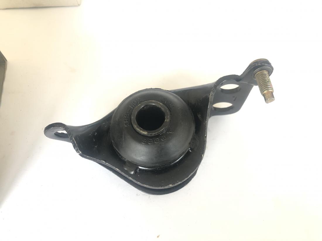 Купити Салінблок переднього нижнього ричага до Tesla | 51392-sr3-014