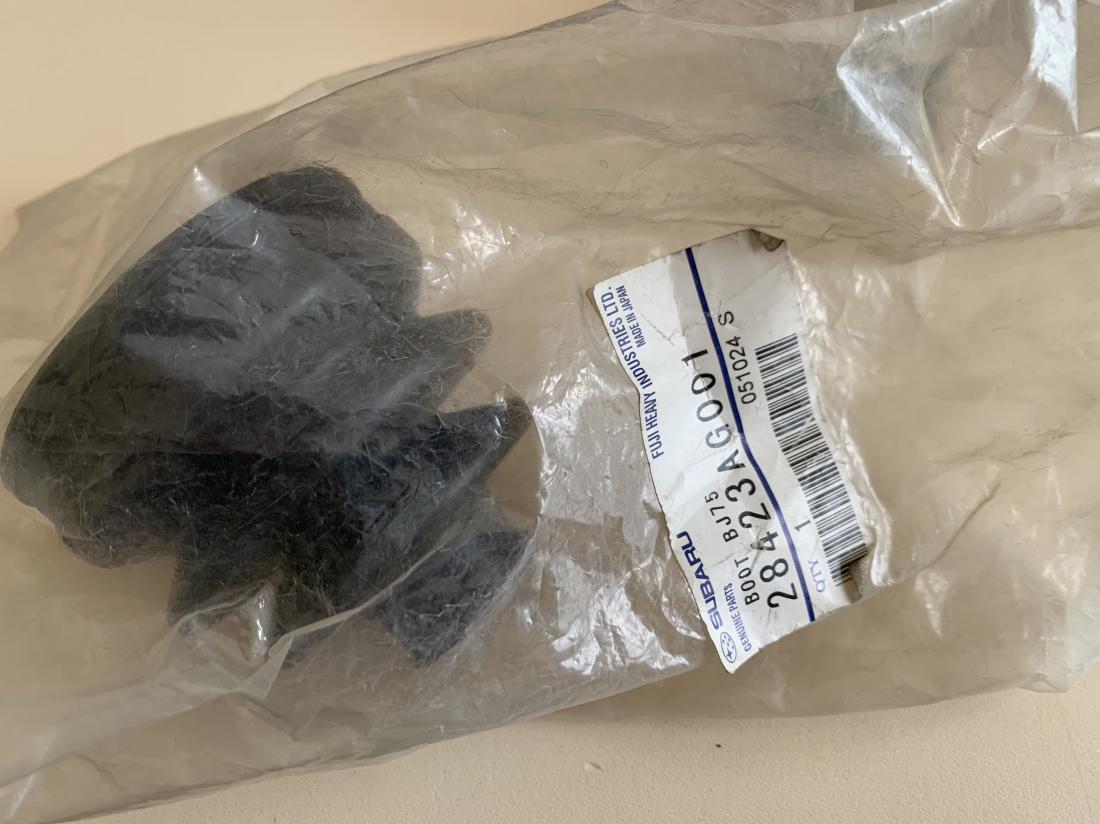 Купити Пыльник шруса наружный до Tesla | 28423AG001