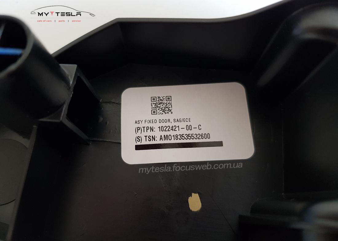 Купить Отражатель фонаря на заднем крыле RH к Tesla | 1022421-00-C