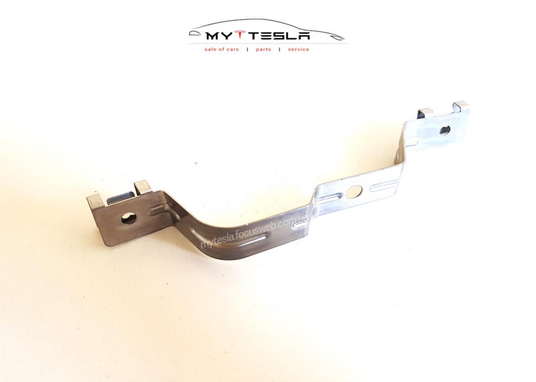 Купить Кронштейн подкрылка переднего RH к Tesla | 1104541-00-B